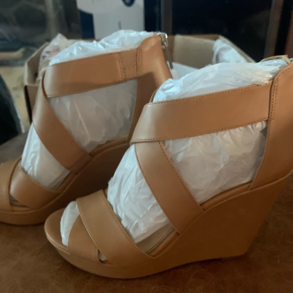 NWOT- Jessica Simpson Wedges - Buff /Nude - Picture 2 of 14